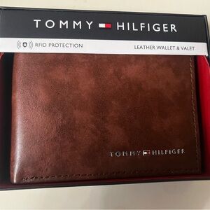 Tommy Hilfiger Brown Leather Card Holder